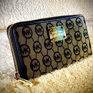 Michael Kors Tapestry Zipper Wallet
